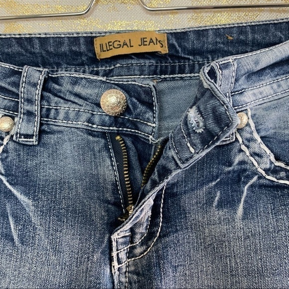 ILLEGAL Jeans Light Blue Wash Studded Women’s Capris Jeans Size 3 - Picture 6 of 12